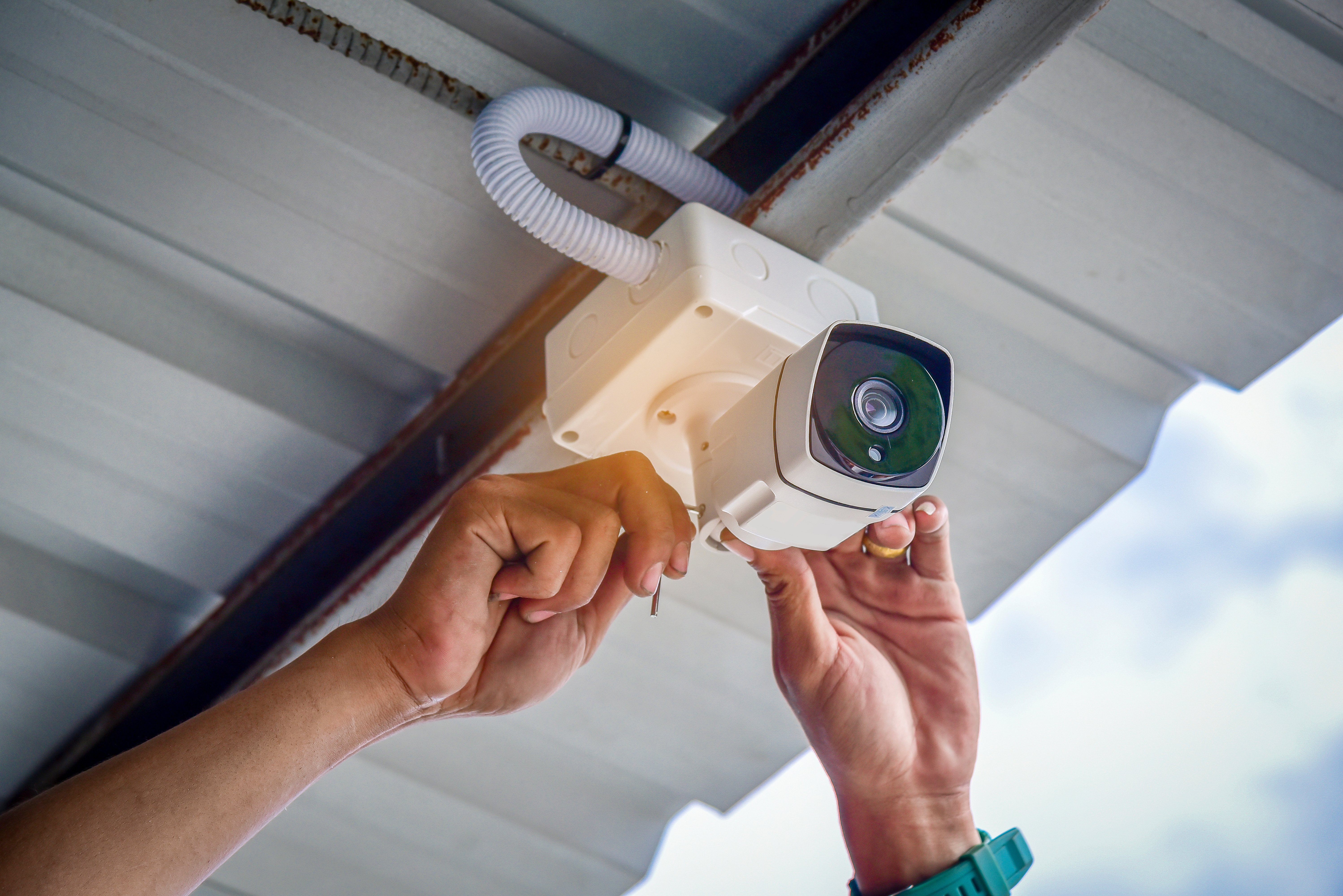 CCTV exterieur mains entretien