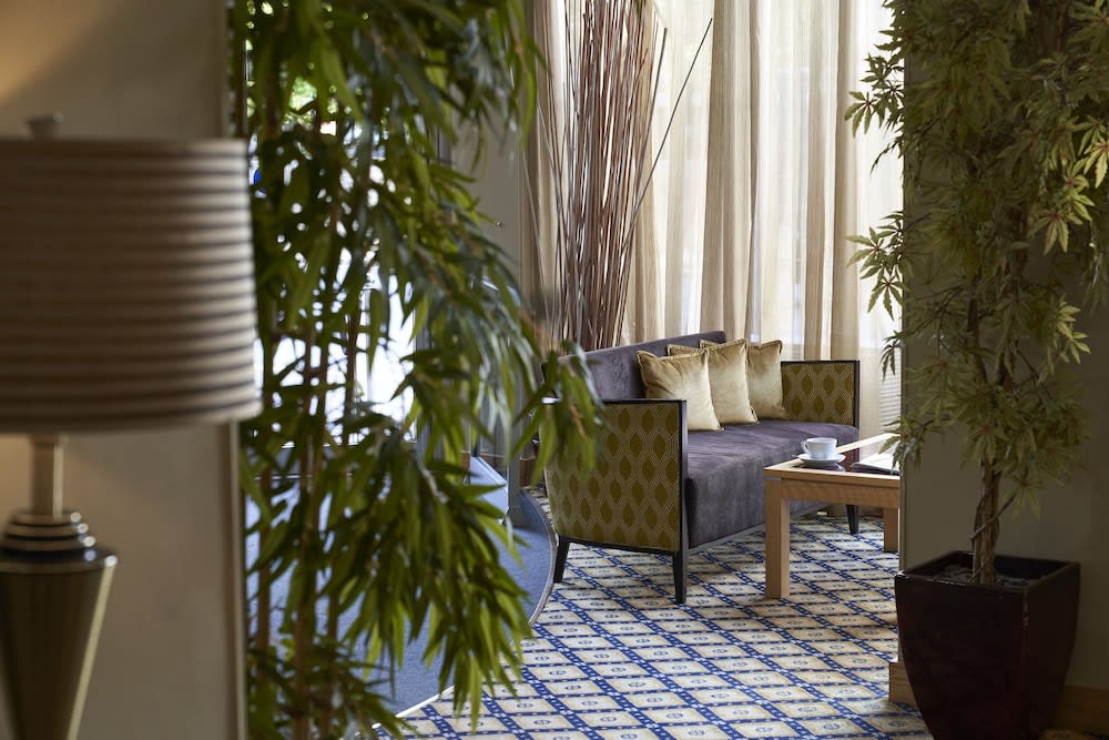 antoinette hotel group lobby